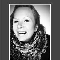 80+ Profile mit dem Suchbegriff „Yvette“