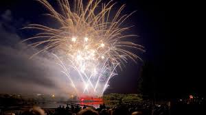 Le feu d'artifice débutera le 14 juillet à 22h30 et les quais de saône, meilleur spot pour profiter du spectacle, seront très certainement pris d'assaut. Tout Le Programme Des Festivites Du 14 Juillet Dans Le Douaisis