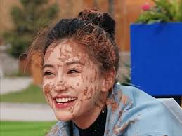 Angela Baby 'bay màu' khỏi poster Keep Running: Vì Tống Vũ Kỳ hay gì?