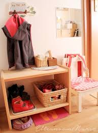 10 Einfache Garderobentipps Nach Montessori Eltern Vom Mars Garderobe Kinder Montessori Babyzimmer Montessori