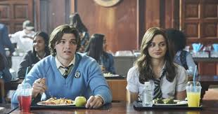 Recordemos que 'the kissing booth' o 'el stand de los besos' es una comedia romántica que se estrenó en 2018, la cual la británica escribió cuatro libros de la serie, aunque ninguno cubre más allá de la segunda entrega fílmica, misma que ya se. Primer Avance De El Stand De Los Besos 3 Que Estrenara En Netflix En 2021 Tomatazos