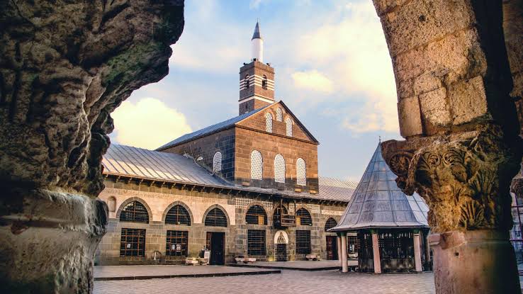 Diyarbakır - Tourist Guide | Planet of Hotels