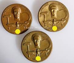 3 abzeichen tag der arbeit. Nsdap Abzeichen Tag Der Arbeit 1934 Neuheiten Trave Militaria Orden Und Ehrenzeichen