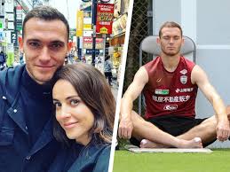Vermaelen started his career in his home country at germinal ekeren that later changed their. Thomas Vermaelen Mag Japan Eindelijk Verlaten Ik Lag Meteen Uit De Whatsappgroep Van De Duivels Dat Kwam Toch Even Aan Rode Duivels Hln Be