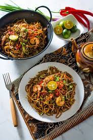 Add more salt/pepper if you like. Indonesian Fried Noodles Mie Goreng Wok Skillet