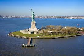 Sie ist ein synonym für freiheit, unabhängigkeit und hoffnung. Freiheitsstatue Und Ellis Island Besucherinformationen New York City New York Habitats Blog