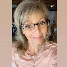 Nancy Vanwormer's Instagram, Twitter & Facebook