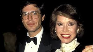 Inside Mary Tyler Moore's 33-Year Love Story with Robert Levine, Who Stayed  by Her Side in Her Final Hours