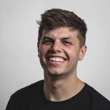 Elliot Wolfe's Instagram, Twitter & Facebook