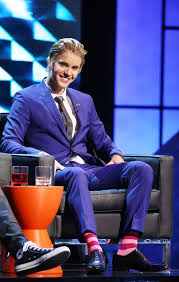 To roast lamb, beef or your preferred meat preheat the bbq in line with the type and cut of meat you are roasting. Justin Bieber S Roast Is A Hood Thing To Do Says Snoop Dogg As He Praises Popstar Mirror Online