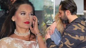 Tüm çılgın sedat şarkıları ve albümleri muzikdinle.com.tr'de. Demet Akalin Cilgin Sedat In Borclarini Odeyecek