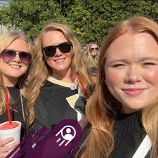 What are some decent hotels near the naval base in Pensacola?