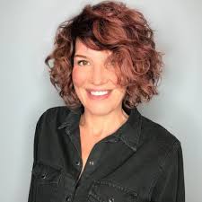 Try one of these hairstyles for short curls. 46 Cute Bob Haircuts With Bangs To Copy In 2021