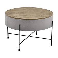 Une Cabane Design En Ville Avec Un Toit De Metal Noir Planete Deco A Homes World Table Basse Ronde Table Basse Rangement Table Basse