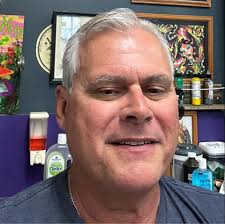 Good morning lovelies☀️ I know someone needs this reminder. You glow  differently when you put yourself at the top of your to do list. 🫶