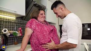 Curvy big breasted Jana loves younger muscled men