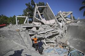 Jun 24, 2021 · un edificio se derrumbó parcialmente en torno a las 2:00 a.m. Pb3b04ckewgbbm