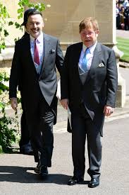 Bereits seit 2005 leben elton john und david furnish in einer eingetragenen partnerschaft. Elton John On First Biracial Royal Wedding People Com