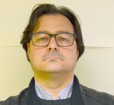 Duro colpo a Cosa Nostra. Eseguiti decine di arresti e scoperta una rete di  centri scommesse al servizio della Mafia: fruttavano un milione di euro al  mese