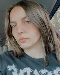 Hey everyone! My name is Emily Cherry-Switzer but most of my friends just  call me Em. I'm from northern cali and I'll be graduating from dixon high  this june. I'm committed to