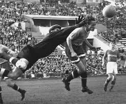 O goleiro do santos futebol clube nos recebeu para quase uma hora de papo reto sobre o tumultuado caso de racismo que ele sofreu na arena grêmio, em porto alegre. Craque Imortal Lev Yashin Imortais Do Futebol