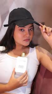 Think spraying more perfume keeps you smelling fresh longer? Think again!  😉 Overapplying fragrance won't make it last longer. Keep it light to enjoy  the scent longer. Let your perfume do the