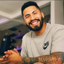 ummm hello jonathan HOLDER IN THE MIDDLE??