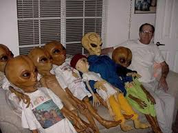 25 squeamish images that are cursed by cringe lords alien aesthetic alien art alien boy