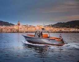 The wajer 38 s puts you right in the middle of the action. Wajer Yachts