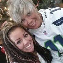 Elisha Schmidt's Instagram, Twitter & Facebook