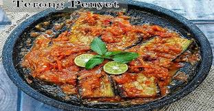 Cabai merah keriting atau cabai merah sebanyak 100 gram, atau anda bisa di tambah lagi atau di kurangi sesuai dengan tingkat. Resep Sambal Terong Penyet Pedas