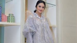 Check spelling or type a new query. Contek Gaya Busana Modest Wear 4 Artis Ini Untuk Lebaran Nanti Yuk