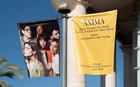 El Teatre Nacional de Catalunya renueva su confianza en Atipus para la  campaña de su nueva temporada - Gràffica