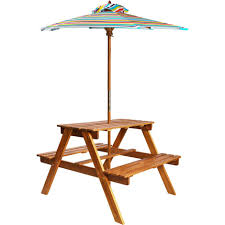 Ce mobilier de jardin taille enfant est disponible en bois ou en acier. Mobilier De Jardin Pour Enfant