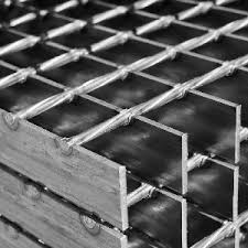 Gratarele sunt corpuri plane cu capacitate portanta, cu multe deschideri (ochiuri) dispuse in forme regulate. Dari Gratings Producator Gratare Metalice Zincate Trepte Scari Metalice