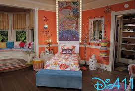 Liv S Bedroom From Liv And Maddie Girl Room Room Liv And Maddie