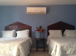 Bay hills apartments in arnold, md have beautiful views overlooking @bayhillsgolfclub #drone #dronestagram #drones. La Delphina Bed And Breakfast Bar And Grill La Ceiba Updated 2021 Prices