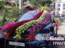 Figure out exactly how to decorate the wedding car with these tips and creative ideas, from just married banners to white wedding flowers. Wedding Car Decorators Pune Wedding Car Decoration Pune Nandini Events