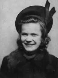 Julie Bardsley's Instagram, Twitter & Facebook