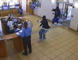 Downloadeaza aplicatia vreauatm downloadeaza gratuit aplicatia vreauatm si gasesti imediat cel mai apropiat atm foloseste motorul de cautare de mai jos pentru a vezi sucursalele brd din bucuresti deschise sambata sau duminica. Jaf Armat La O Sucursala A Bancpost Din Zona Portului Galati Stiri De Cluj