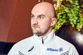 EK-helden geland in Brussel: de grote toekomst van Sacoor en “kippenvel”  bij Bashir Abdi (maar niet voor zichzelf)