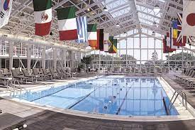 Overlooking grant park, the hotel is within walking distance of the field museum, shedd aquarium, the art institute of. Chicago S Essex Inn Is One Of The Best Places To Stay In Chicago