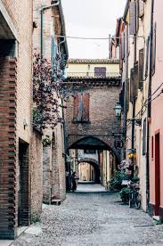 Ferrara Per Fahrrad Durch Die Schonsten Gassen Der Emilia Romagna Emilia Romagna Goethe Italienische Reise Italien