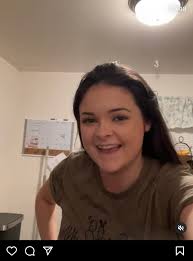 Can we talk about how much Lexi from Teen Mom Young & Pregnant looks SO  MUCH like Kylie before the surgery!! Can tell the difference? : r/KUWTK