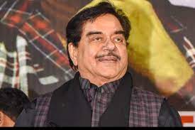 Shatrughan sinha talks about his wife, poonam sinha, calls her the 'backbone of the family' sonakshi sinha she had further shared that the reason why she was seen in most of the filmy events while growing up and it was because of the reason that her brothers were in boarding school. Shatrughan Sinha To Join Tmc Mamata Banerjee Talks Advanced Stage Latest News National News India Tv