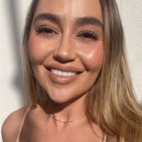 1200+ "Hillary" profiles