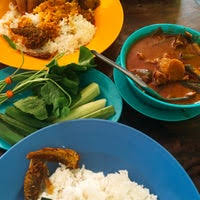 Bagi orang mancanegara pun sepertinya tak sulit untuk jatuh. Sik Gulai Batang Pisang Sungai Buloh Selangor