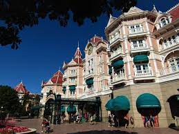 Disneyland Hotel In Paris Disneyland Paris Castle Disneyland Paris Rides Disneyland Hotel