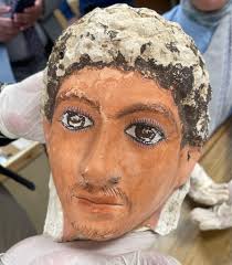 مصر تسترد قطع أثرية من الولايات المتحدة الأمريكية استمراراً للجهود الوطنية  الحثيثة، وما توليه الدولة المصرية ومؤسساتها من اهتمام بالغ لاستعادة آثارها  التى خرجت بطرق غير شرعية للحفاظ على تراثها وتاريخها الحضاري،