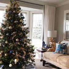 I've never done a christmas tree theme like this before and so excited to show you the results. Christmas Tree Decorating Like A Pro 5 Tips Diy Decor Mom